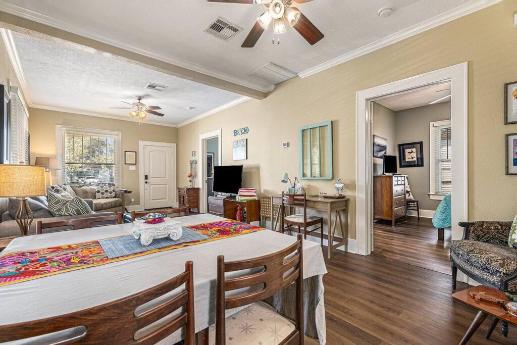 Beachy Bungalow! 2Bd, King Bed Galveston Exterior foto